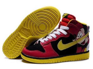 Mickey-Mouse-Nike-Dunks-High-SB-Shoes-Women-Men_2