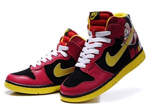 Mickey-Mouse-Nike-Dunks-High-SB-Shoes-Women-Men_3