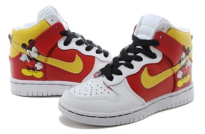 Nike-Dunk-Mickey-Mouse-Sneakers-Red-Yellow-White_1