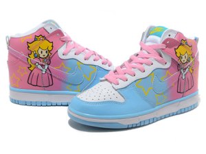 Nike-Princess-Peach-SB-Dunk-Super-Mario-Sneakers_1