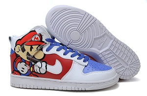 Nike-Super-Mario-High-Top-Cartoon-Dunks_1